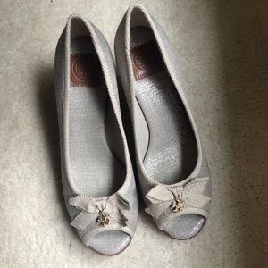 NWOT gray/sliver Tory Burch espadrille wedge